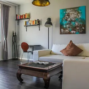 Exklusive 2 Mit Balkon In Lage! BRE